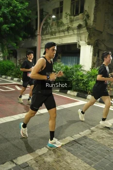 Runner Photo 4209393