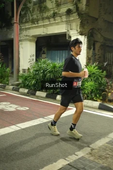 Runner Photo 4209396