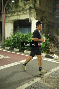 Runner Photo 4209397