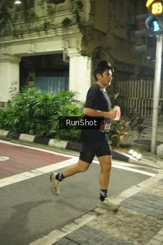Runner Photo 4209400