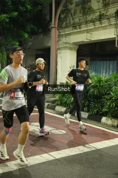 Runner Photo 4209584