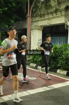 Runner Photo 4209585