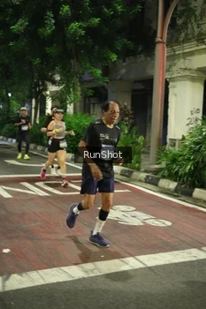 Runner Photo 4209593