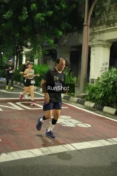 Runner Photo 4209594