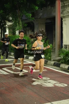 Runner Photo 4209605