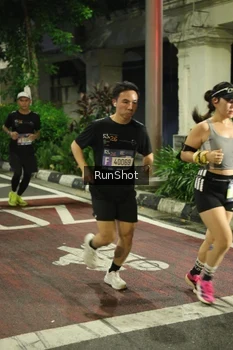 Runner Photo 4209613
