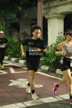 Runner Photo 4209616