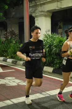 Runner Photo 4209619