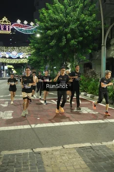 Runner Photo 4209656