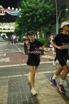 Runner Photo 4209716
