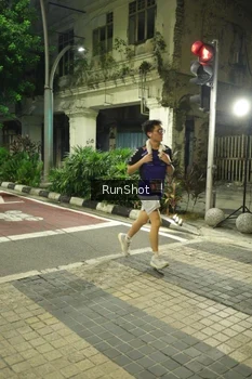 Runner Photo 4209724