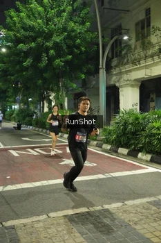 Runner Photo 4209733