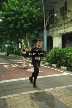 Runner Photo 4209734