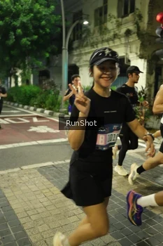 Runner Photo 4209735