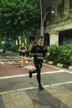 Runner Photo 4209738