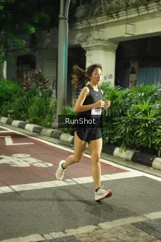 Runner Photo 4209749