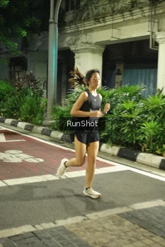 Runner Photo 4209751