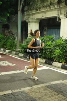 Runner Photo 4209753
