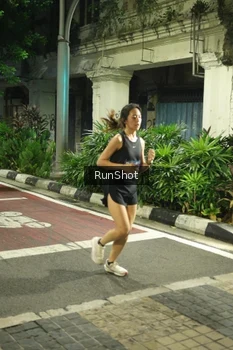 Runner Photo 4209754