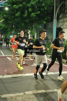 Runner Photo 4209816
