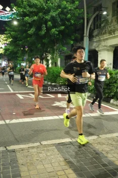 Runner Photo 4209837