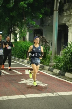 Runner Photo 4209876