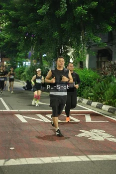 Runner Photo 4209880