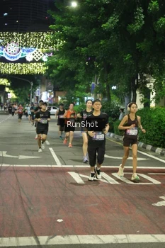 Runner Photo 4209906