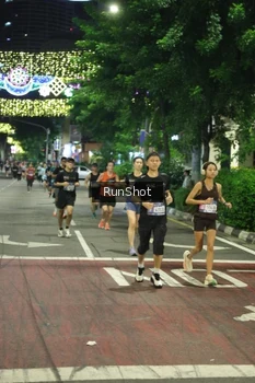 Runner Photo 4209907