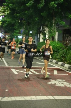Runner Photo 4209912