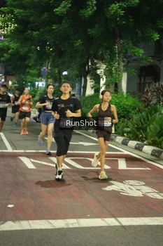 Runner Photo 4209914