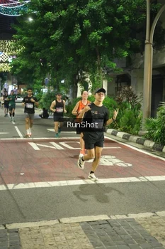 Runner Photo 4209956