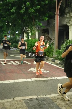 Runner Photo 4209971