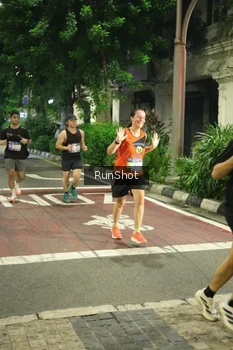 Runner Photo 4209975