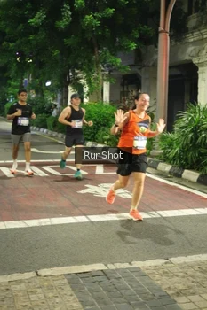 Runner Photo 4209976