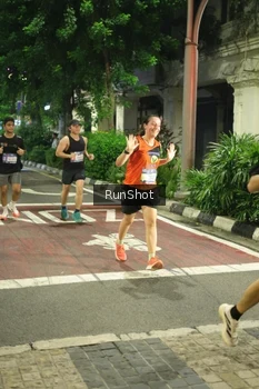 Runner Photo 4209978