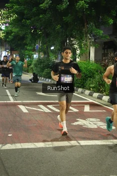 Runner Photo 4209996