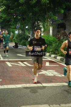 Runner Photo 4209998