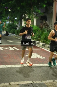 Runner Photo 4210001