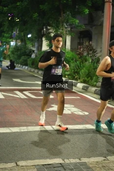 Runner Photo 4210005