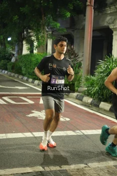 Runner Photo 4210006