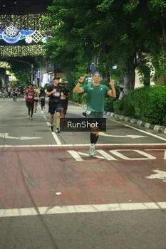 Runner Photo 4210015