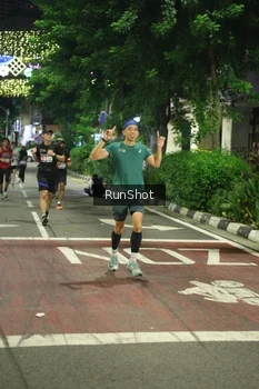 Runner Photo 4210023