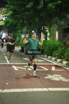 Runner Photo 4210026