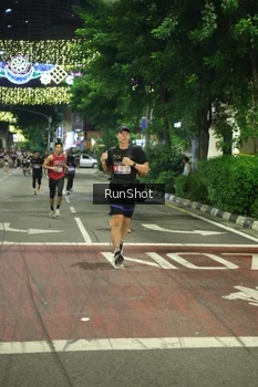 Runner Photo 4210041
