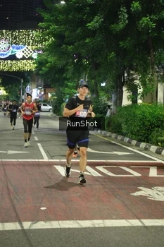 Runner Photo 4210042