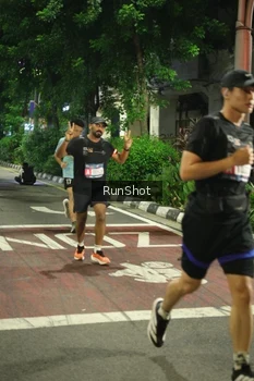 Runner Photo 4210065
