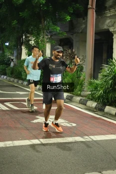 Runner Photo 4210073