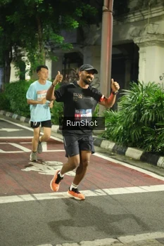 Runner Photo 4210076