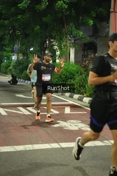 Runner Photo 4210079